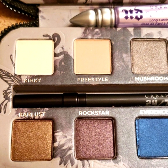 Urban Decay Smoked - Picture 2 of 8